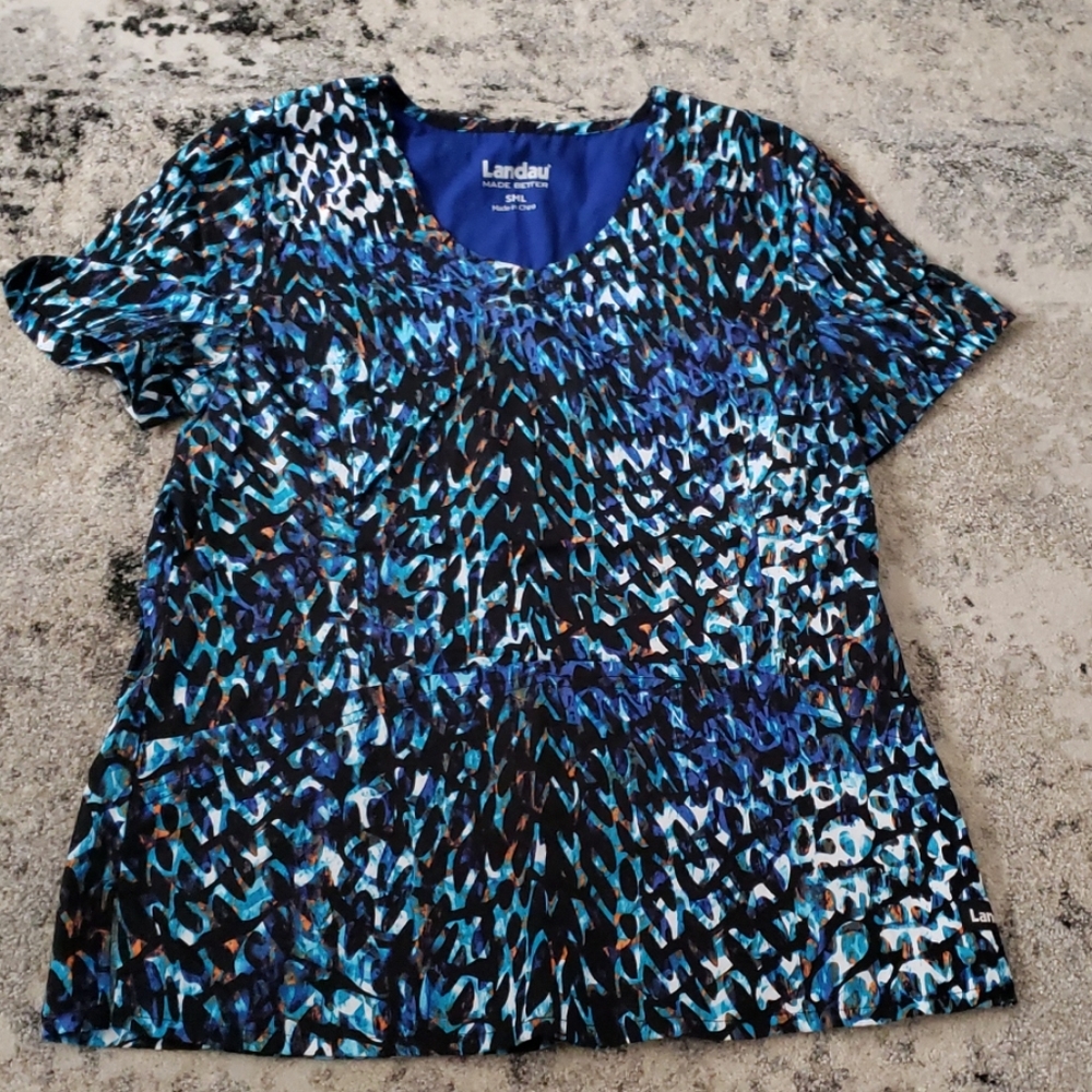 Landau small patterned scrub top